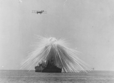 Pod bombami.jpg