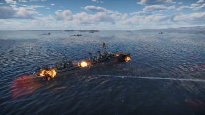 24 Emden strzela.jpg